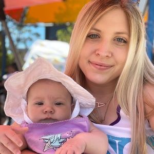 Meet your Posher, Cecelia